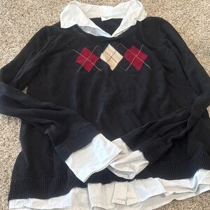 🟢10/$10 - Argyle Pattern Black Sweater with White Collar